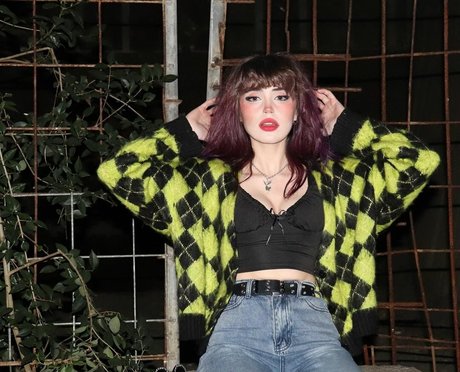 Mia Rodriguez 独占ポルノスター ギャラリー