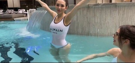 アラブの筋肉オンリーファンズ セックス 写真