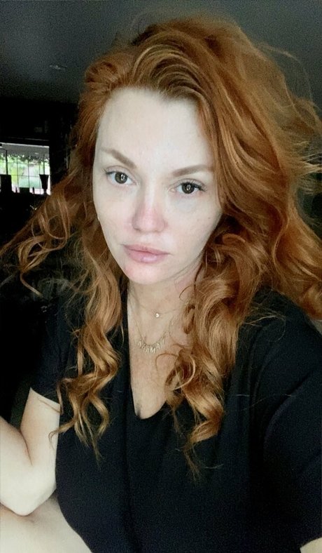 成熟した異人種間オンリーファンズ HD 画像