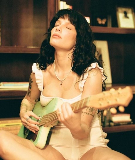 ヨガパンツ オンリーファンズ ホットヌード 画像