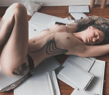 Comicbookgirl19 セクシーモデル 画像