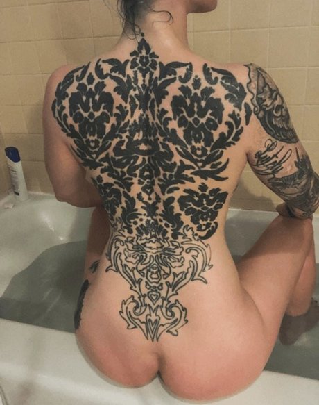 黒檀のお尻オンリーファンズ アートxxx 画像