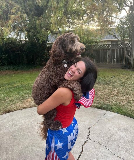 Bayley 裸のポルノスター 写真
