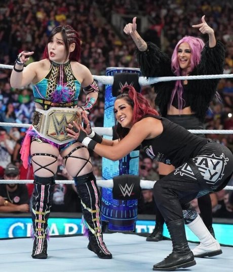 Bayley 可愛いモデル 写真