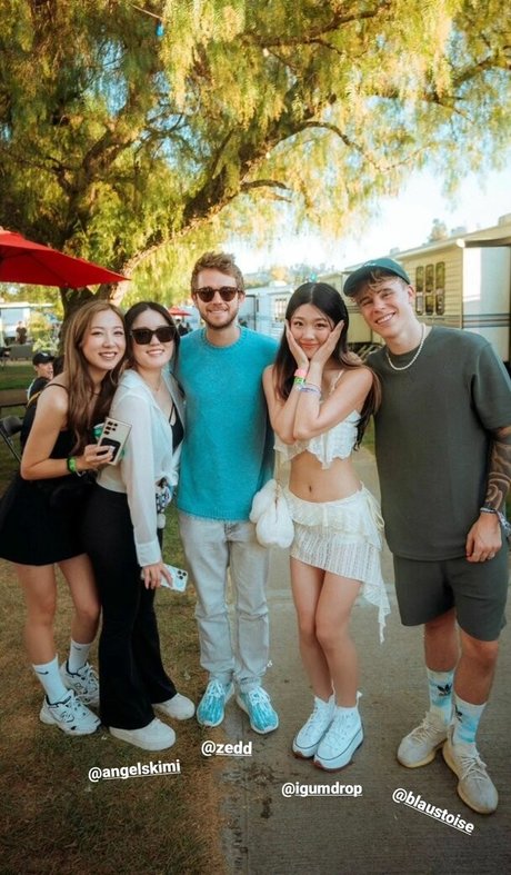 スパンキングオンリーファンズ ヌード 画像