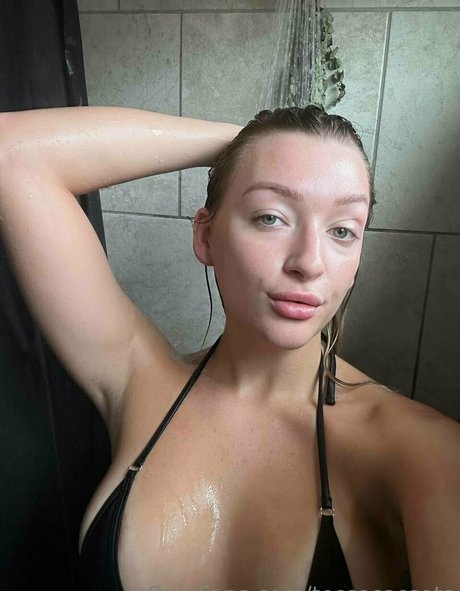 アジア人の指入れ オンリーファンズ 無料セクシー 写真
