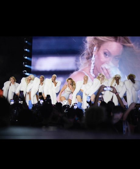 Beyonce トップモデル 画像