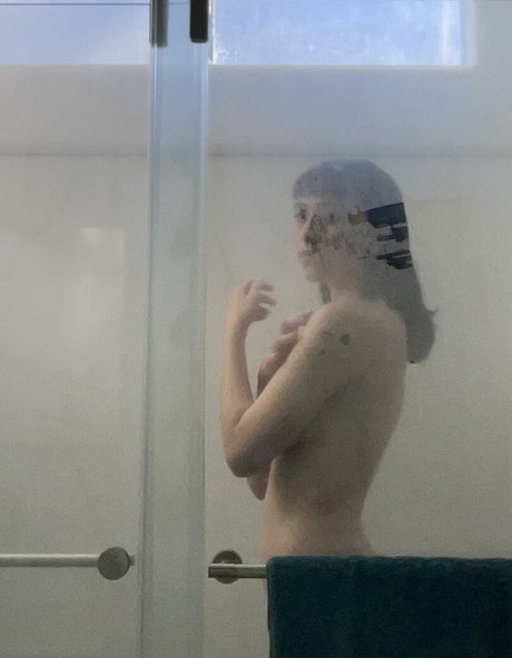 陸軍の熟女オンリーファンズ ホット裸 写真