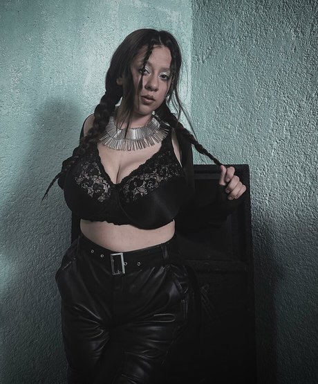 スキニーモデルオンリーファンズ ホットセクシー ギャラリー