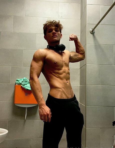 taylorsfree かわいいモデル 写真