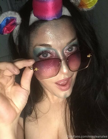 アナルファックオンリーファンズ 美しい 画像