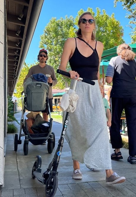 有名なレディボーイオンリーファンズ xxx 写真