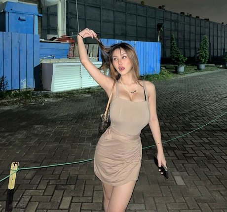 Anastasya Khosasih ポルノスター パーフェクト 画像