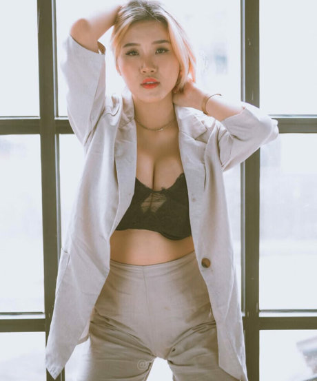 Anastasya Khosasih アダルトスター 画像