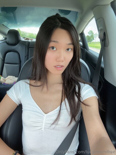 ポッグセルフィーオンリーファン セクシー裸 写真