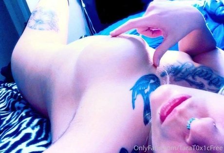 アジア人男性オンリーファンズ セクシー 画像