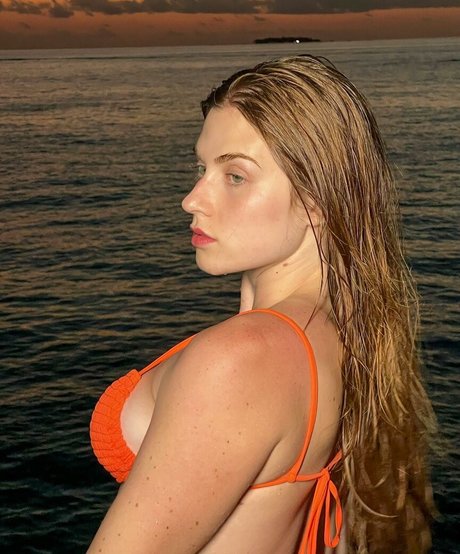 Flavia Charallo セクシーモデル 写真