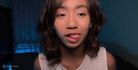 Moon Blitz Asmr 可愛い女優 ギャラリー