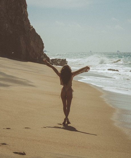 セクシーなラテン系オンリーファンズ アートポルノ ギャラリー