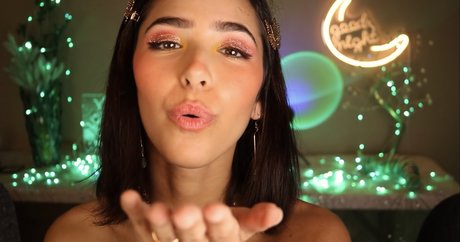 ASMR Glow 最高のモデル 写真