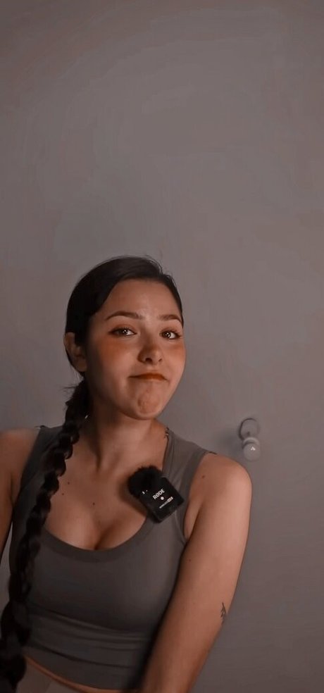 ASMR Glow ヌード女優 写真