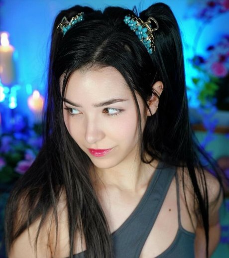ASMR Glow アートポルノスター 写真