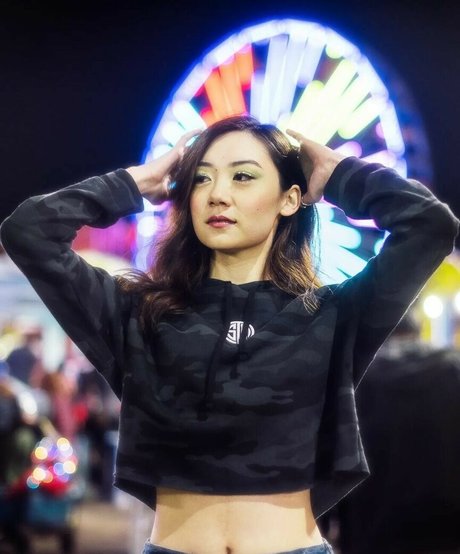 Fanfan セクシーなポルノスター 写真