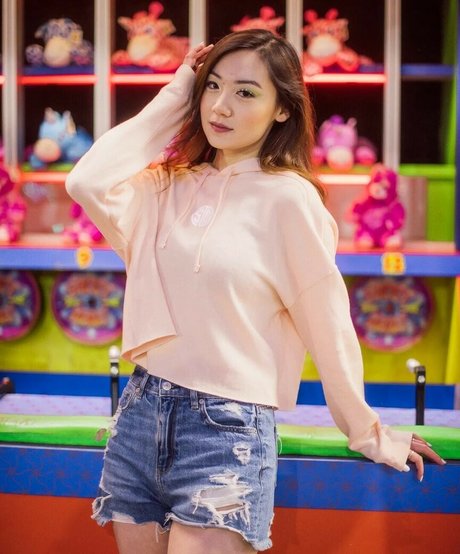 Fanfan ポルノスター エロティック 写真
