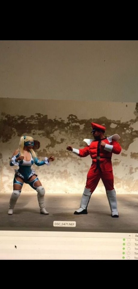 クソなオンリーファンズ セクシーヌード 写真