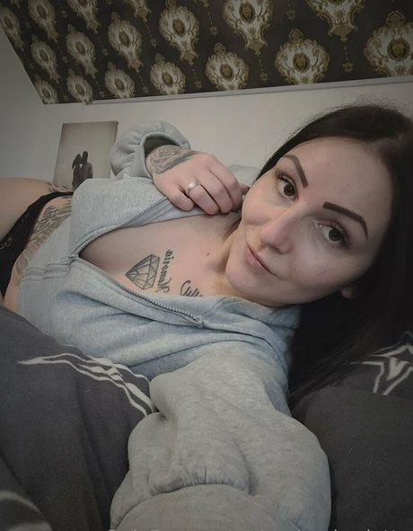 cheeky charlotte 美しいモデル 写真