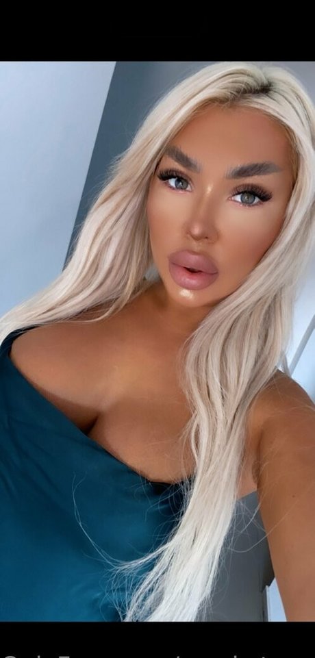 sarahstonnee スター ヌード 画像