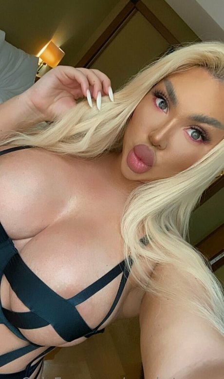 sarahstonnee ポルノモデル 写真