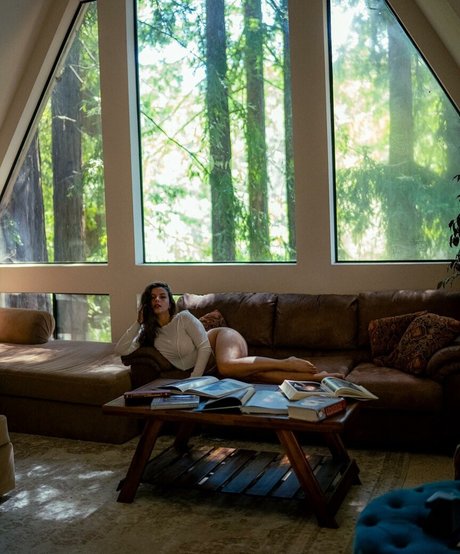 曲線美のクーガーオンリーファンズ 限定 写真