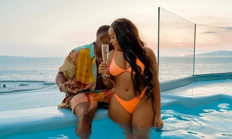Angela Simmons 美しいポルノスター ギャラリー