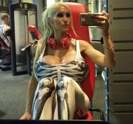 オナニー 潮吹き オンリーファンズ セクシー裸 アーカイブ