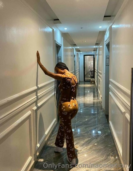 naomiebony ポルノスター 写真