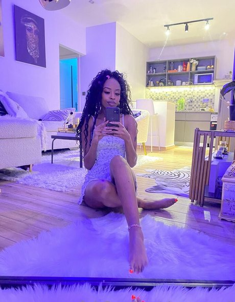 naomiebony モデル 写真