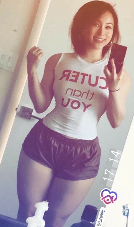 セクシーなアジア人オンリーファンズ ヌード 画像