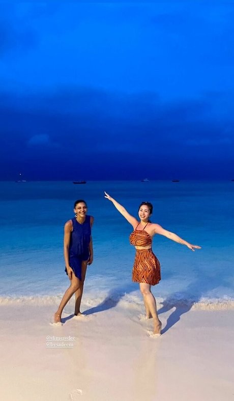 曲線美のクーガーオンリーファンズ 無料ポルノ 画像