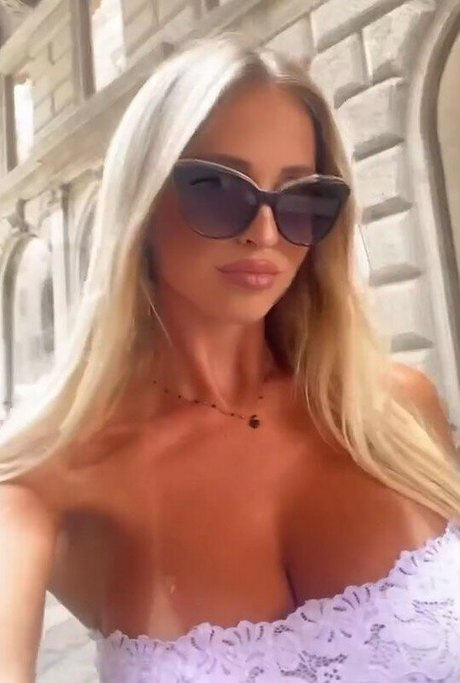最もホットな裸のオンリーファンズ セクシー裸 写真