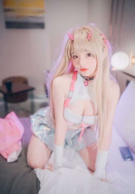jen2jen2 アート女優 写真