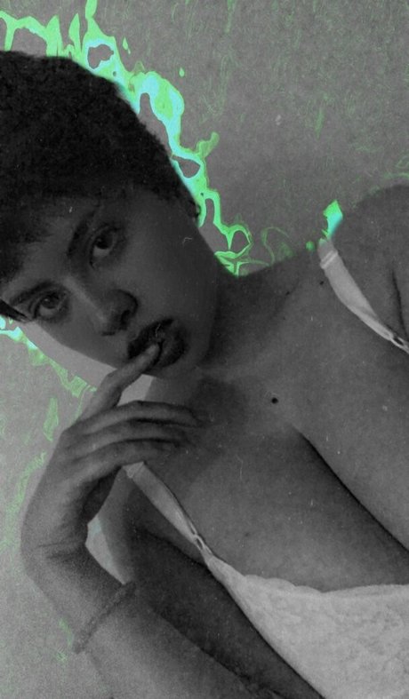 Moonvvenus トップモデル 写真