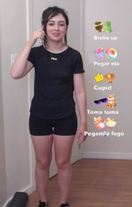 Leticia Shirakiin 裸のスター ギャラリー