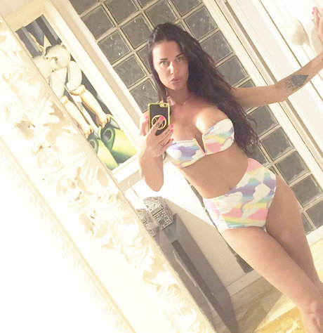 Antonella Mosetti ヌードモデル ギャラリー