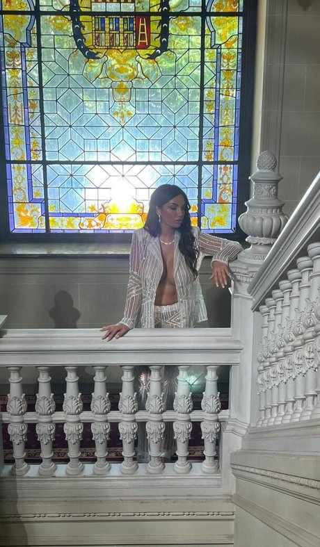 Elettra Lamborghini アートスター 写真