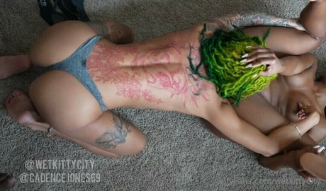 赤毛の3P オンリーファンズ ポルノ 写真