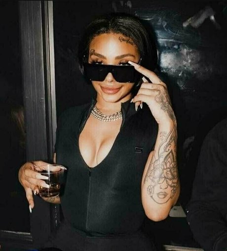 therealvickyy 独占ポルノスター アーカイブ