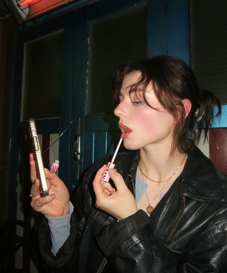 最もホットな女の子オンリーファンズ セクシーヌード 写真
