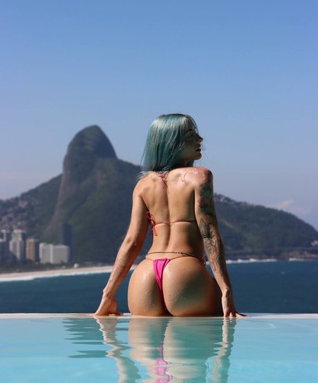 Adriana Lua 美しいモデル 写真