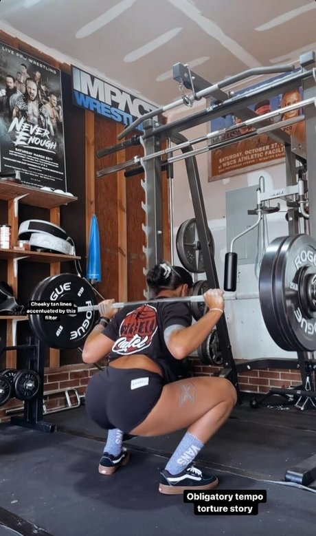 Kris Statlander ポルノスター 美しい 写真